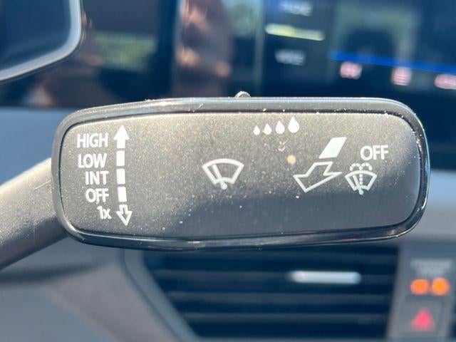 2025 Volkswagen Jetta SE Auto