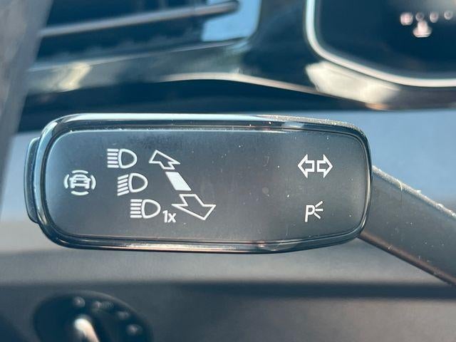 2025 Volkswagen Jetta SE Auto
