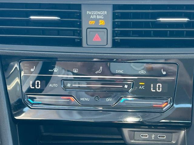2025 Volkswagen Jetta SE Auto