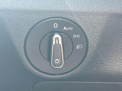 2025 Volkswagen Jetta SE Auto