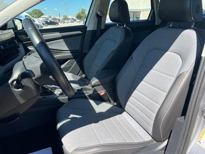 2025 Volkswagen Jetta SE Auto