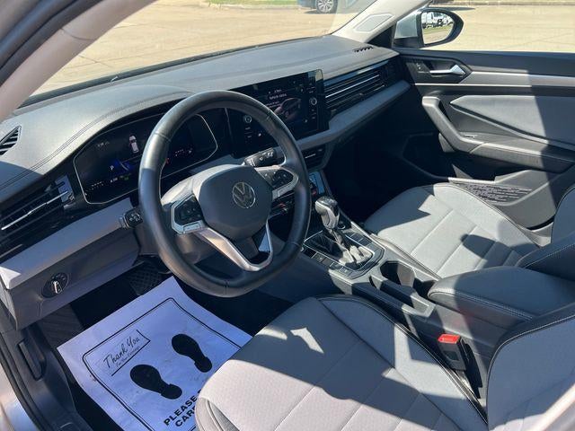 2025 Volkswagen Jetta SE Auto