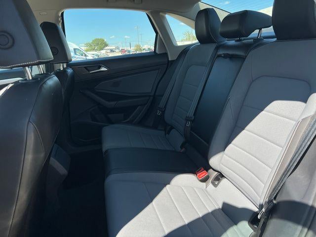 2025 Volkswagen Jetta SE Auto