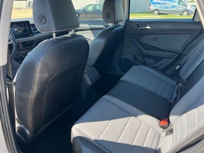 2025 Volkswagen Jetta SE Auto