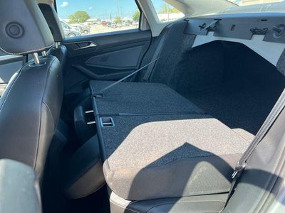 2025 Volkswagen Jetta SE Auto