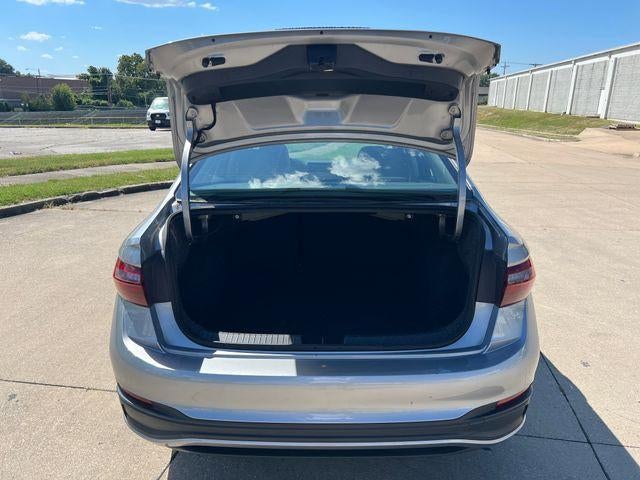 2025 Volkswagen Jetta SE Auto