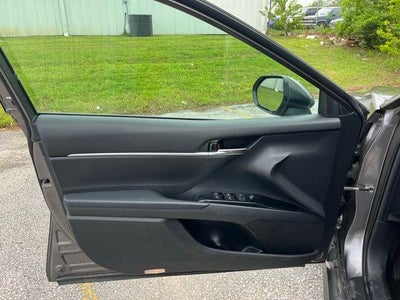 2019 Toyota Camry LE Auto (SE)