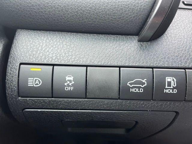 2019 Toyota Camry LE Auto (SE)