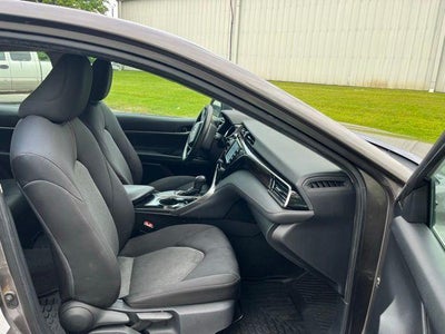 2019 Toyota Camry LE Auto (SE)