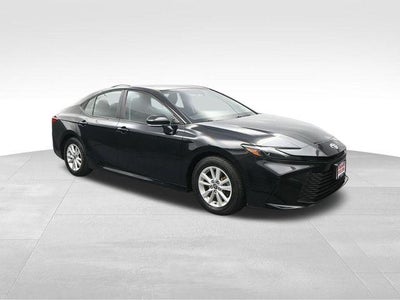 2025 Toyota Camry LE (SE)