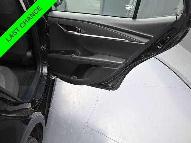 2025 Toyota Camry LE (SE)