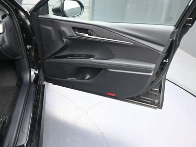 2025 Toyota Camry LE (SE)