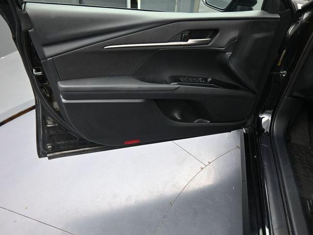 2025 Toyota Camry LE (SE)