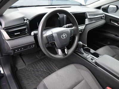 2025 Toyota Camry LE (SE)