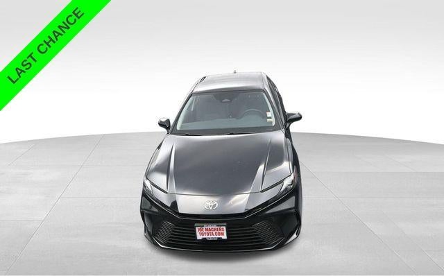 2025 Toyota Camry LE (SE)