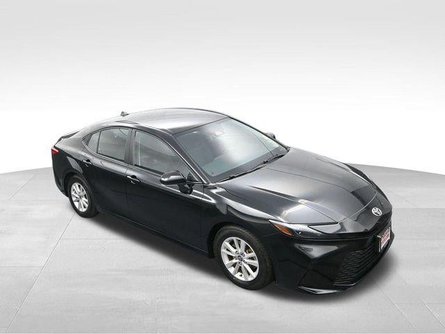 2025 Toyota Camry LE (SE)