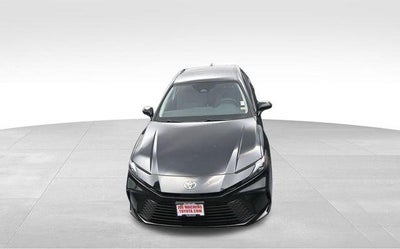 2025 Toyota Camry LE (SE)