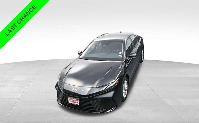 2025 Toyota Camry LE (SE)