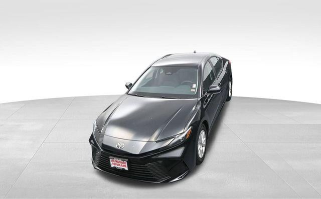 2025 Toyota Camry LE (SE)
