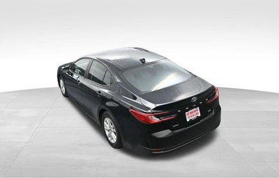 2025 Toyota Camry LE (SE)