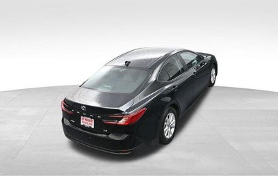 2025 Toyota Camry LE (SE)