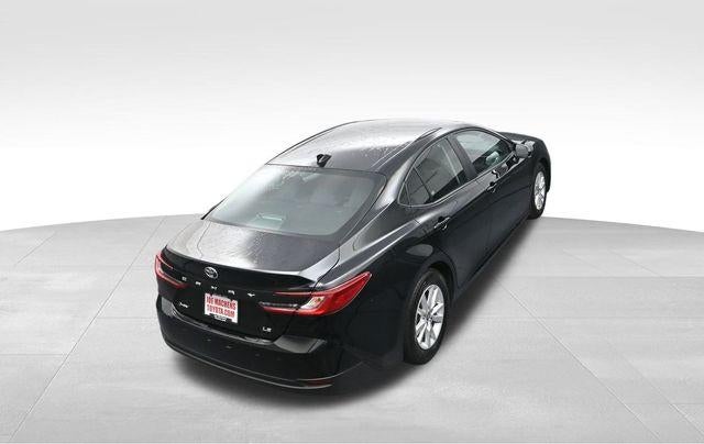 2025 Toyota Camry LE (SE)