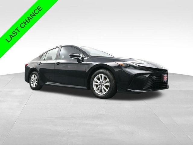 2025 Toyota Camry LE (SE)
