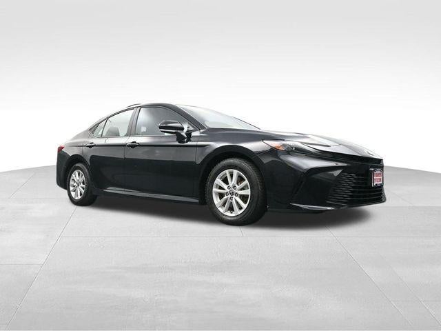 2025 Toyota Camry LE (SE)