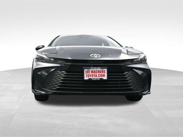 2025 Toyota Camry LE (SE)