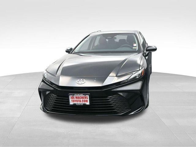 2025 Toyota Camry LE (SE)
