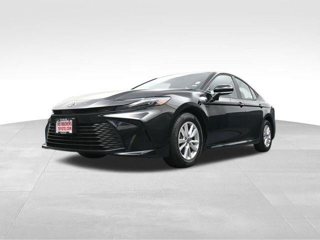 2025 Toyota Camry LE (SE)