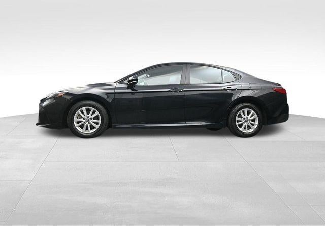 2025 Toyota Camry LE (SE)
