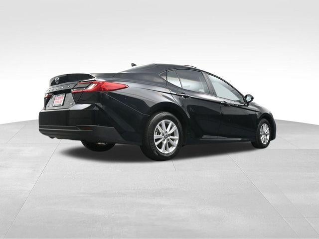 2025 Toyota Camry LE (SE)