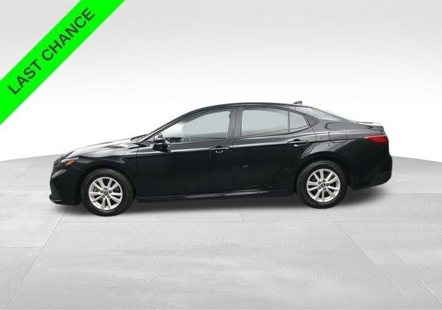 2025 Toyota Camry LE (SE)