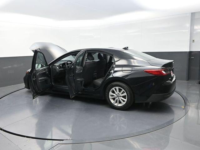 2025 Toyota Camry LE (SE)