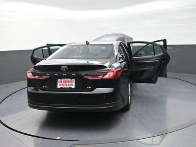 2025 Toyota Camry LE (SE)
