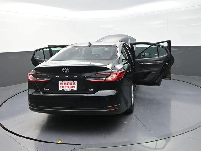 2025 Toyota Camry LE (SE)