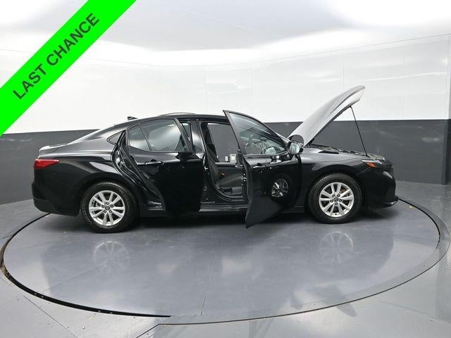 2025 Toyota Camry LE (SE)