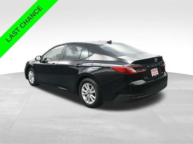 2025 Toyota Camry LE (SE)