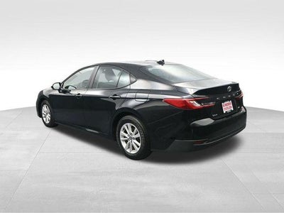 2025 Toyota Camry LE (SE)