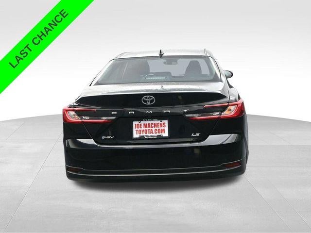 2025 Toyota Camry LE (SE)