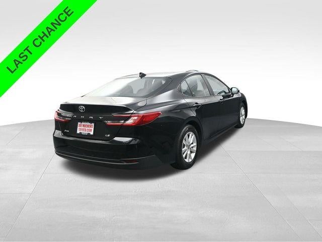 2025 Toyota Camry LE (SE)