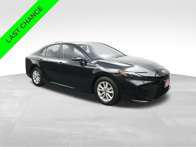 2025 Toyota Camry LE (SE)