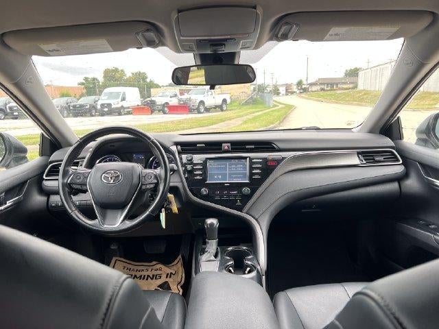 2020 Toyota Camry SE Auto (SE)