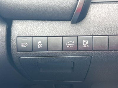 2020 Toyota Camry SE Auto (SE)