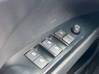 2020 Toyota Camry SE Auto (SE)