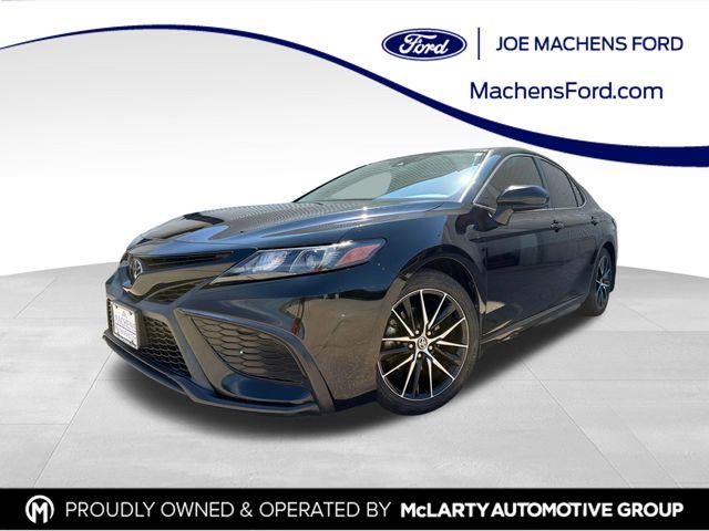 2021 Toyota Camry SE Auto (SE)