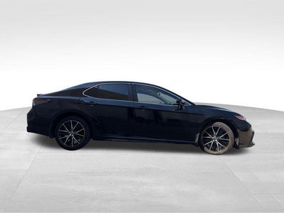 2021 Toyota Camry SE Auto (SE)