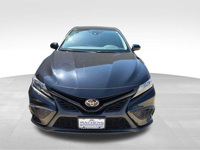 2021 Toyota Camry SE Auto (SE)