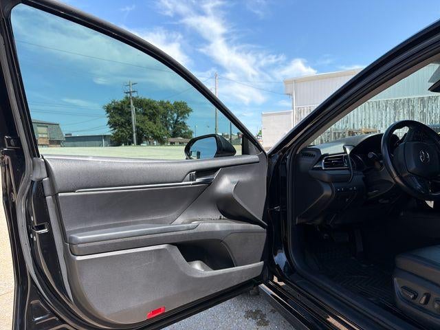 2021 Toyota Camry SE Auto (SE)